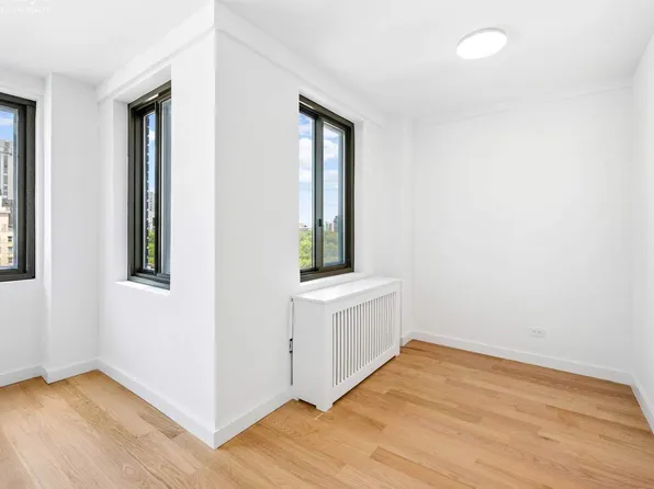 420 East 64th Street image 3 of 12