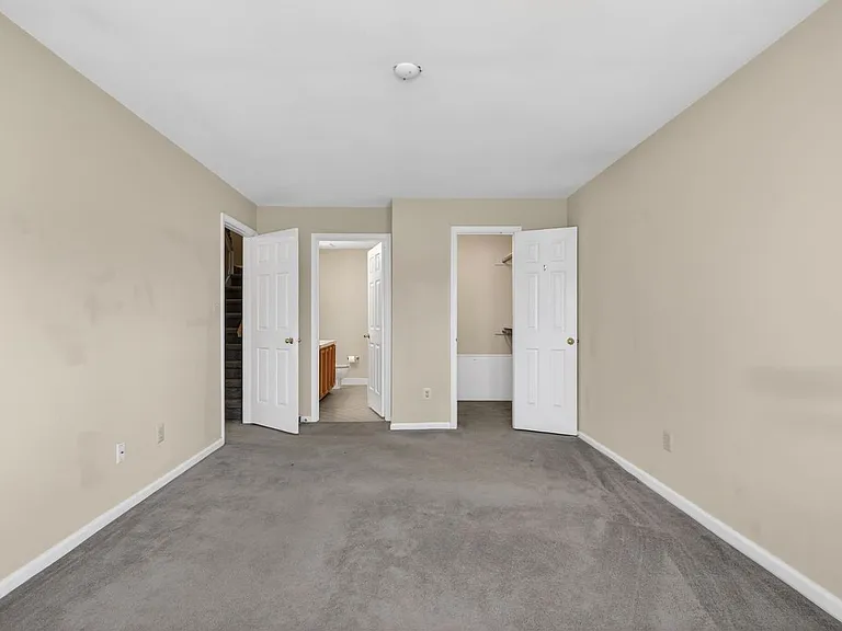 4202 Waltham Ct — Photo 10