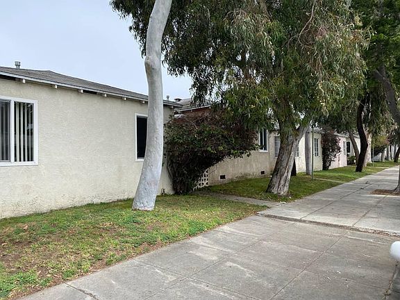 3rd image of 2407 Ocean Park Blvd #C