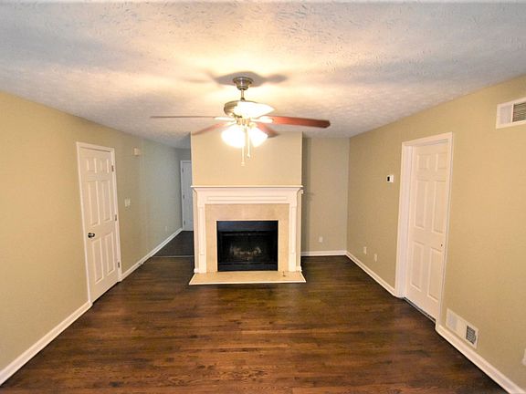 2nd image of 975 Walker Place Dr