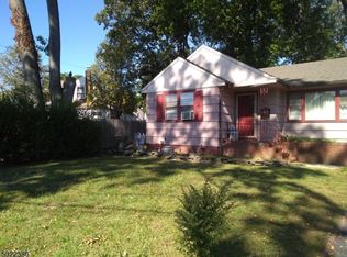 402 Wheatsheaf Rd, Roselle, NJ 07203