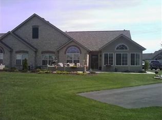 2715 Canterbury Cir #B, Port Clinton, OH 43452