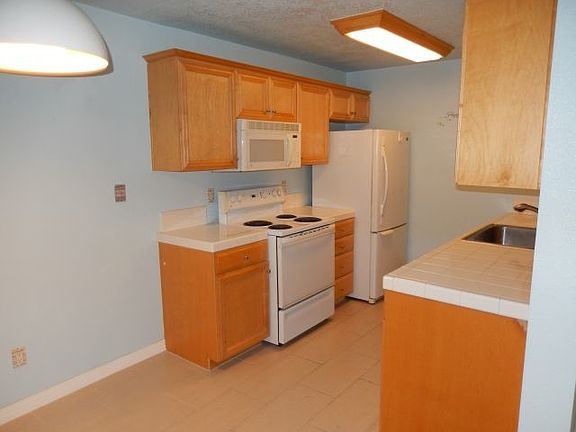 4th image of 2094 E Grand Ave Unit 44