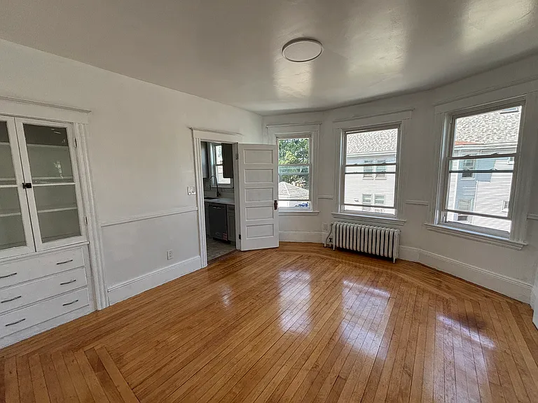 418 Essex St #2 — Photo 11