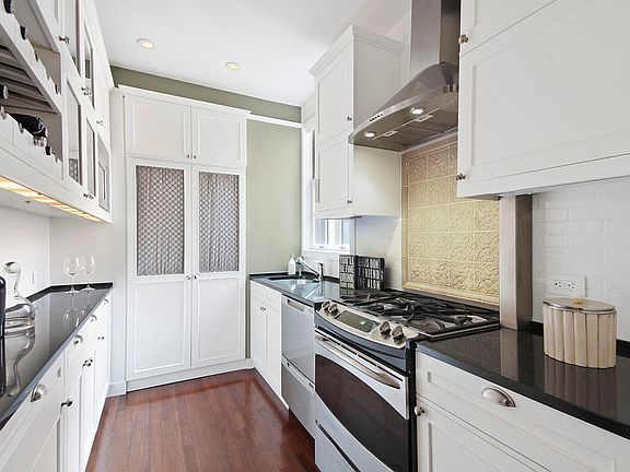 3rd image of 50 W 67th St #7-B