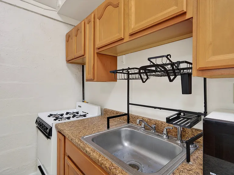 3022 E 1st St #2 — Photo 4