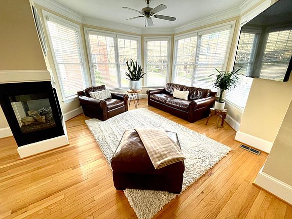 4th image of 115 Finsbury St