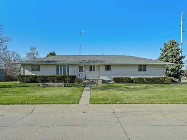 212 E 18th St, Schuyler, NE 68661