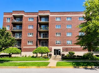 1330 Perry St APT 202, Des Plaines, IL 60016