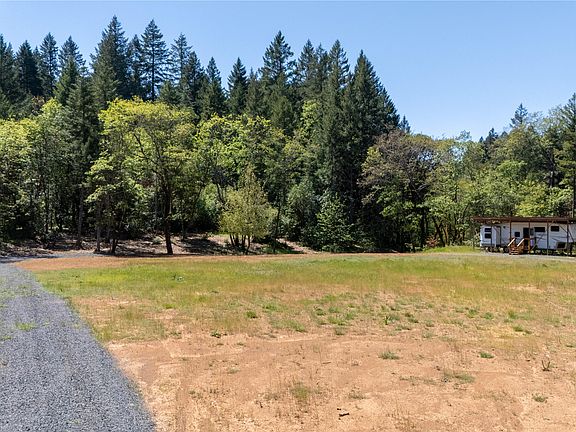 4th image of 847 Caves Hwy