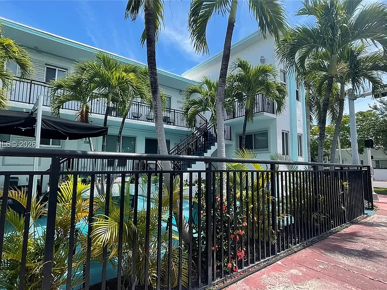 8100 Harding Ave #513 — Photo 7