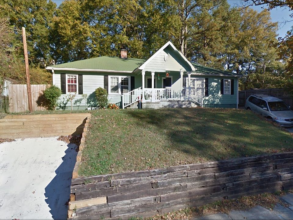 1st image of 413 Roosevelt Cir NE