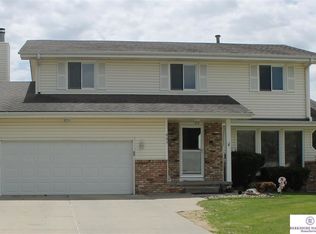 903 Aberdeen Dr, Papillion, NE 68046