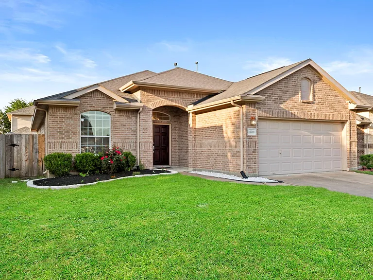 16710 Jelly Park Stone Dr — Photo 3