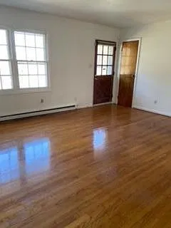 3 bed, 1.5 bath, 1008 sqft, $1,400 — Photo 2