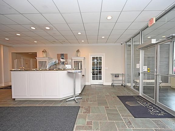 5th image of 2200 Victory Pkwy APT 1407