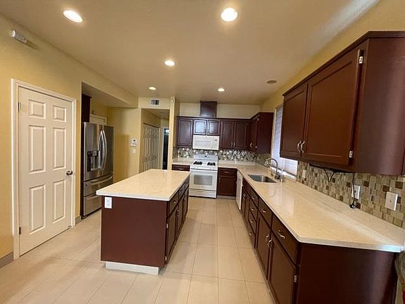 2nd image of 3261 Trabuco Ct