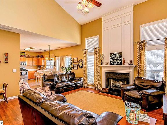 4th image of 105 Eagleston Ln