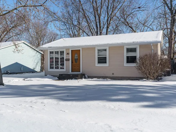 7717 Venus St, Loves Park, IL 61111