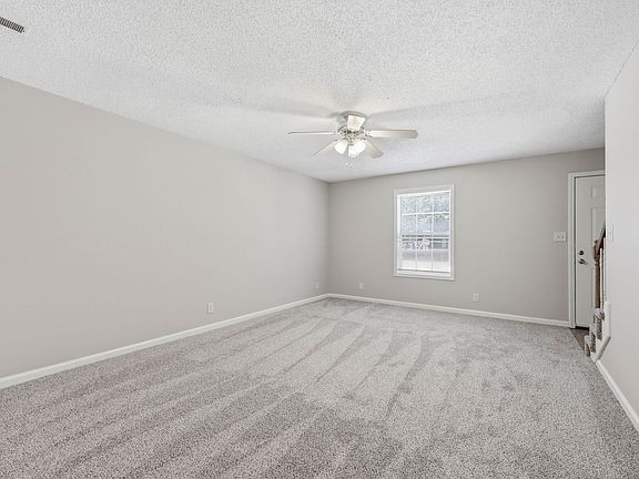 4th image of 296 Raleigh Dr APT D