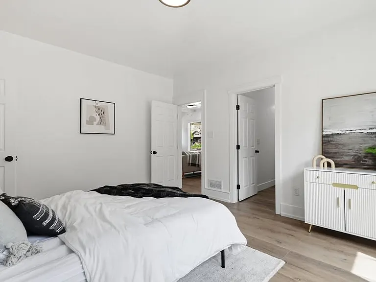 2541 Brinker Ave — Photo 4