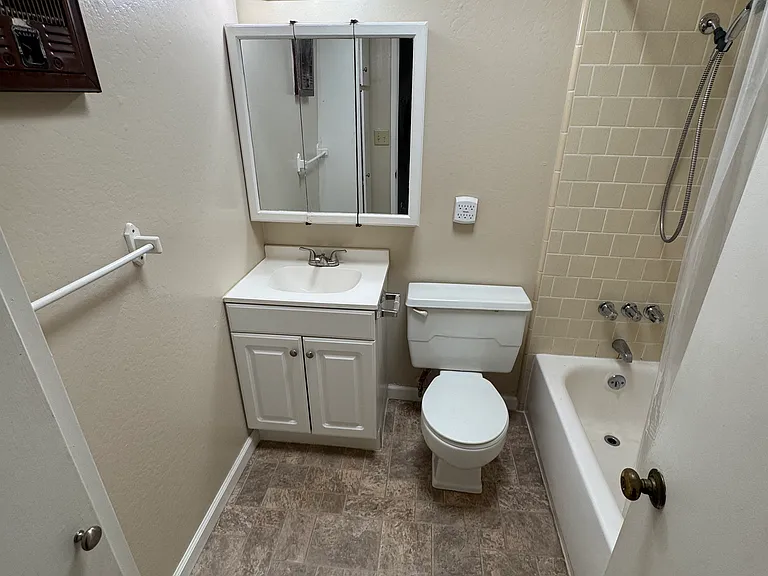 1194 Bret Harte Rd #3 — Photo 5