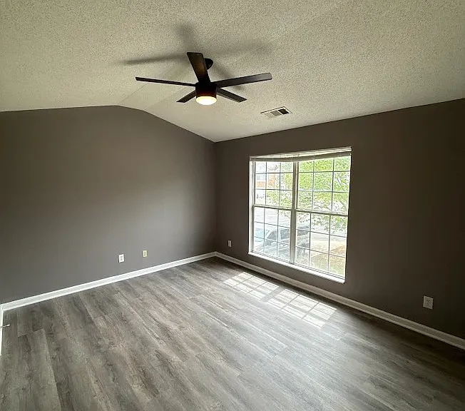 2614 Parkway Trl — Photo 13