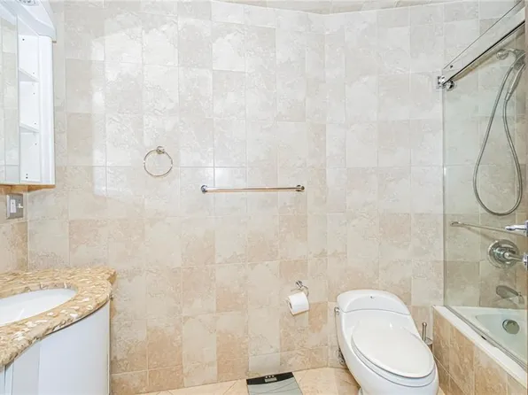 4766 Bedford Avenue image 13 of 29