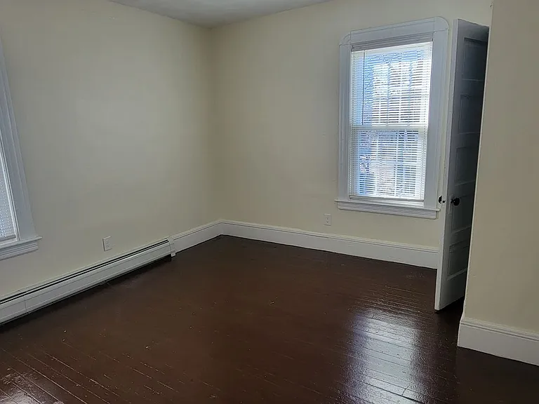 102-104 Kenyon St — Photo 10