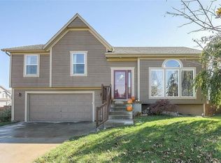 20503 W 200th St, Spring Hill, KS 66083