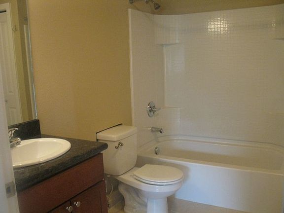 4th image of 1116 S 27th St #D101