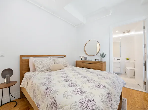 850 Metropolitan Avenue image 4 of 14