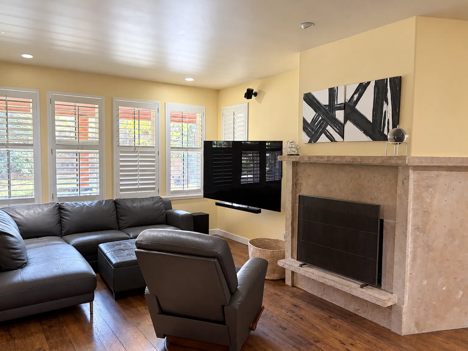 3 bed, 2.5 bath, 3000 sqft, $6,250 — Photo 3