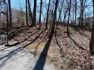 13 Pocasset St, Worcester, MA 01604