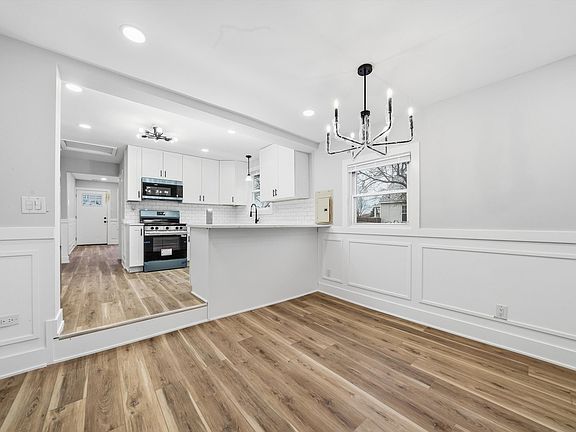 4th image of 8903 Central Ave