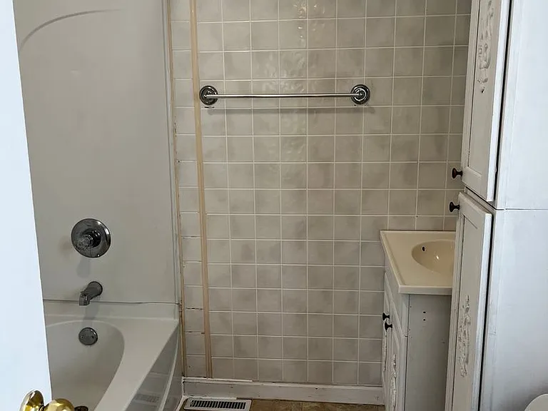 741 S 1st Ave — Photo 27