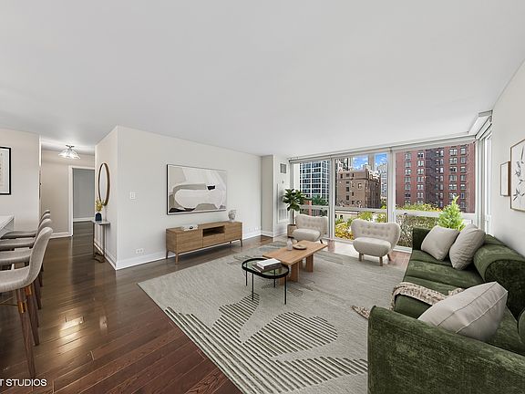 5th image of 1340 N Astor St #13400502