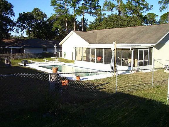 3rd image of 504 Hamlet Ct
