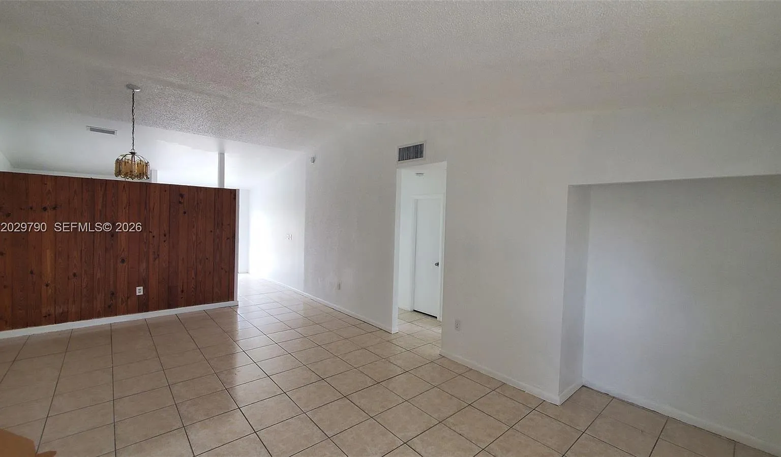3 bed, 2.0 bath, 1056 sqft, $2,600 — Photo 2