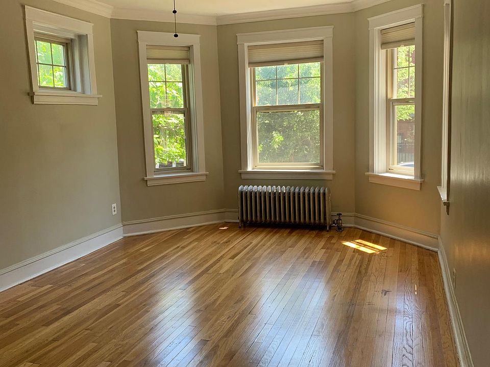 1st image of 838 W Sunnyside Ave APT 1E