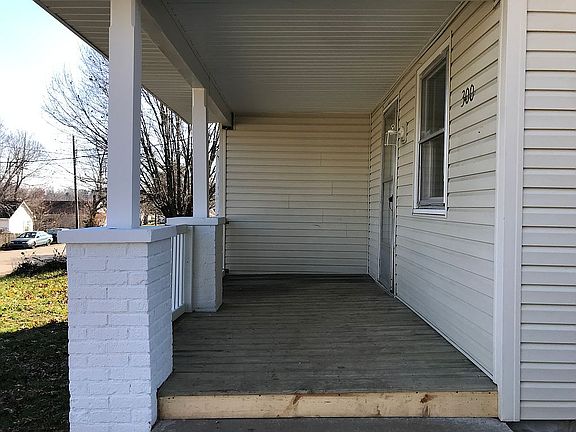 4th image of 300 Blue Grass Ave