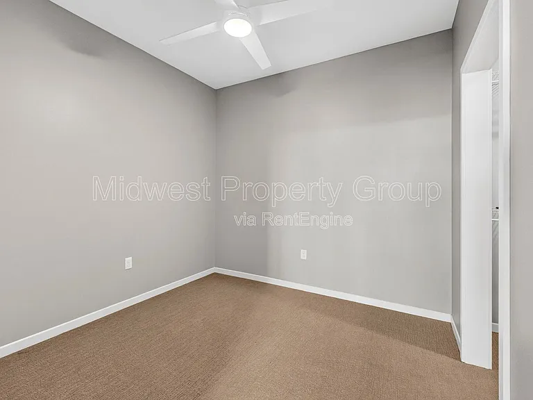 4100 Lindell Blvd #302 — Photo 8