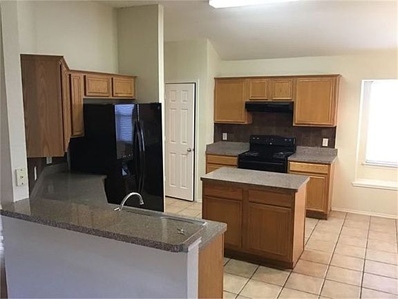 4th image of 4002 Hudson Dr