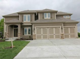 408 SE Snaffle Bit Dr, Lees Summit, MO 64082