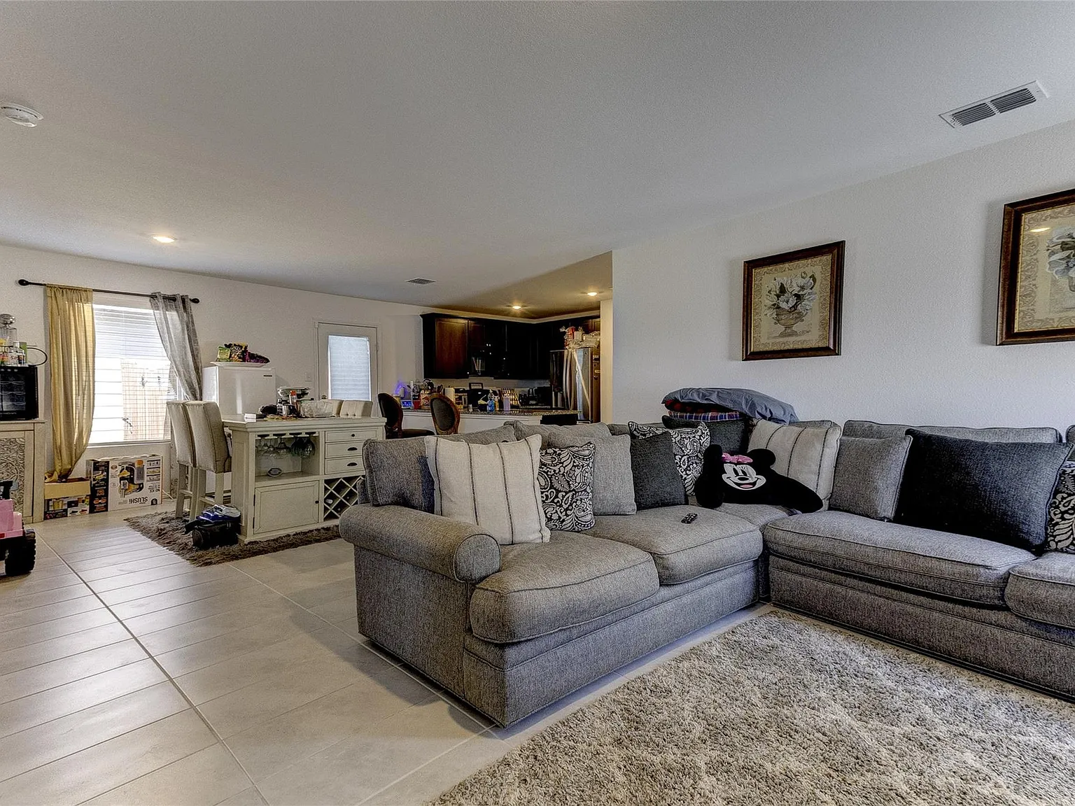 3 bed, 2.0 bath, 1450 sqft, $2,000 — Photo 2