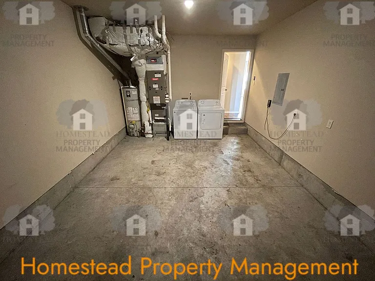 1449-1451 Northgate Dr — Photo 24