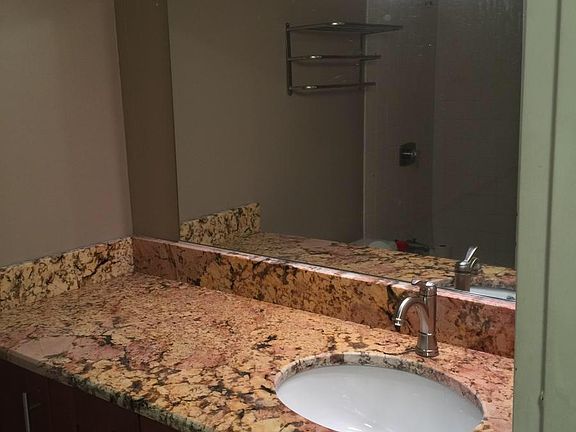 5th image of 2020 N Lincoln Park W APT 21B