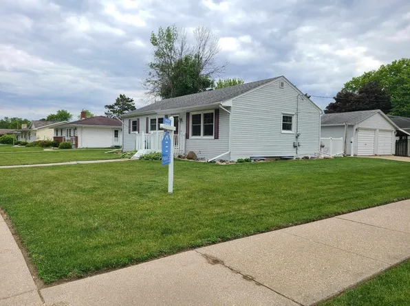 2049 Bond Place, Janesville, WI 53548