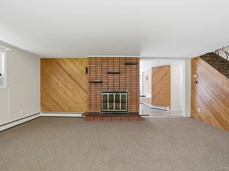58 Carolan Rd E — Photo 15