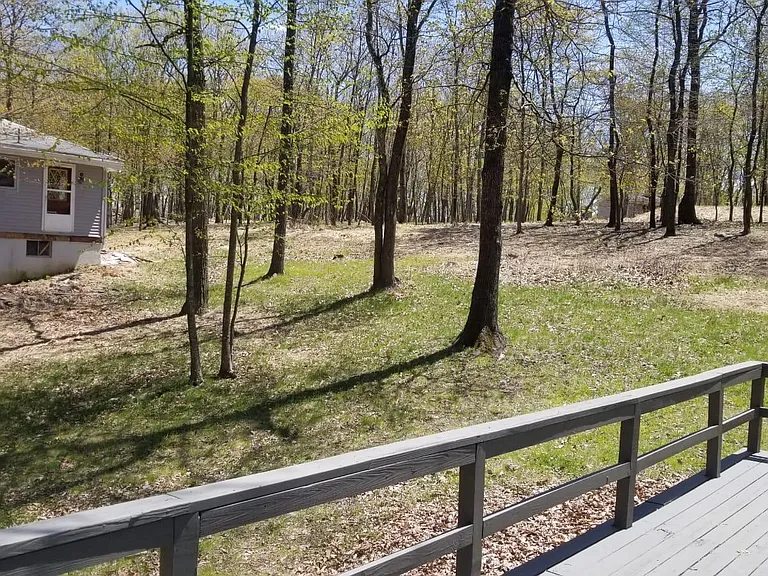 1014 Alpine Dr — Photo 2